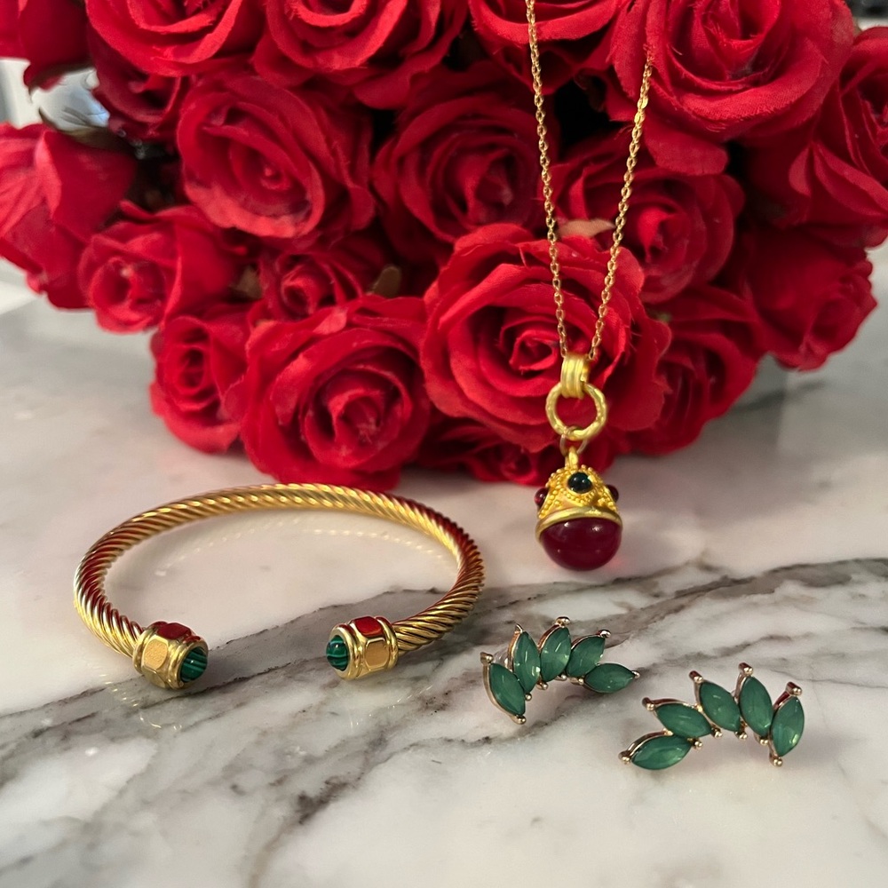 Open bangle bracelet, necklace and earrings set